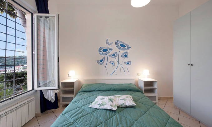 Varazze Apartamento | Apartamento "Trilocale in villa vista mare Apt 1" con vistas al mar