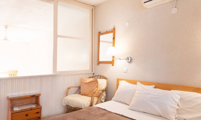 Panormos Apartamento | Apartamento 'Two-Bedroom No 1' con vistas al mar, Wi-Fi y aire acondicionado