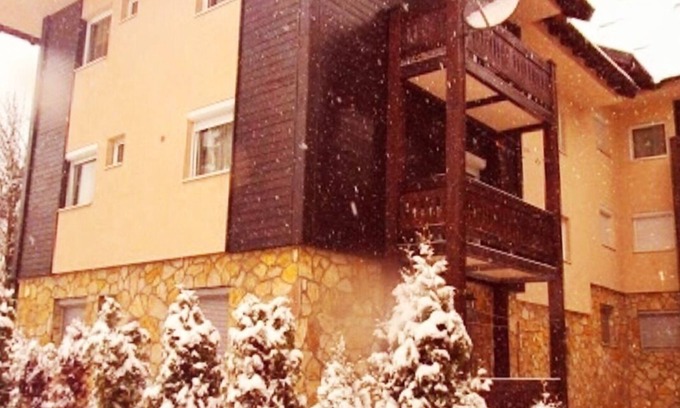 Zlatibor Apartamento | Apartment Una - Cosy one-bedroom apartment, walking distance from the Lake!