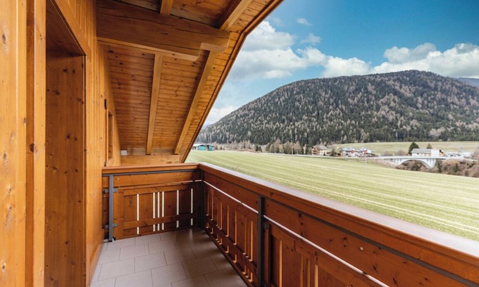 Casola Apartamento | Apartamento 'Unterhauserhof C' con vistas a la montaña, Wi-Fi, balcón y jardín