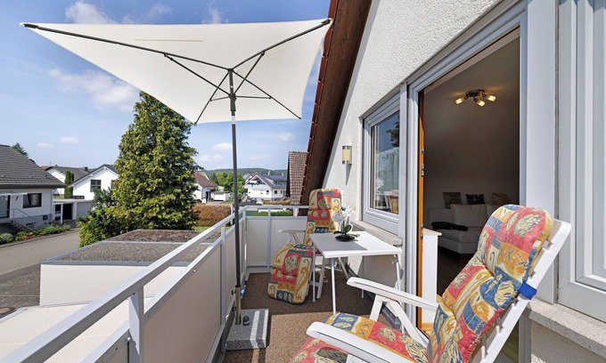 Geislingen Apartamento | Apartamento 'Urlaub In Der Sonnenstadt 72351' con balcón y Wi-Fi