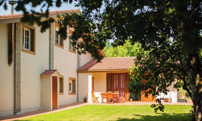 Amurrio Apartamento | Apartamento 'Usko 2' con vistas a la montaña, piscina privada y Wi-Fi