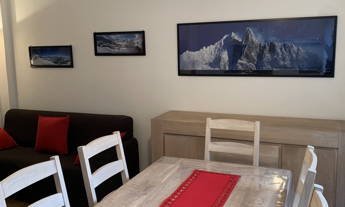Valtournenche Apartamento | Apartamento con vistas al valle en el centro de Valtournenche