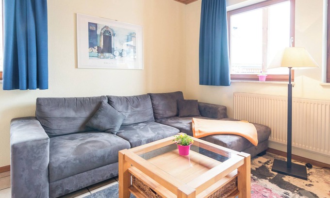 Unterkirnach Apartamento | Apartamento 'Veilchen' con vistas a la montaña, terraza privada y Wi-Fi