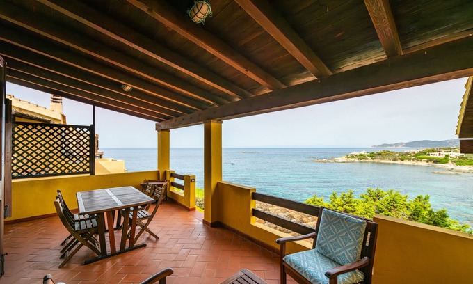 San Stefano Apartamento | Apartment 'Villetta Francesca' with Sea View, Private Terrace and Air Conditioning
