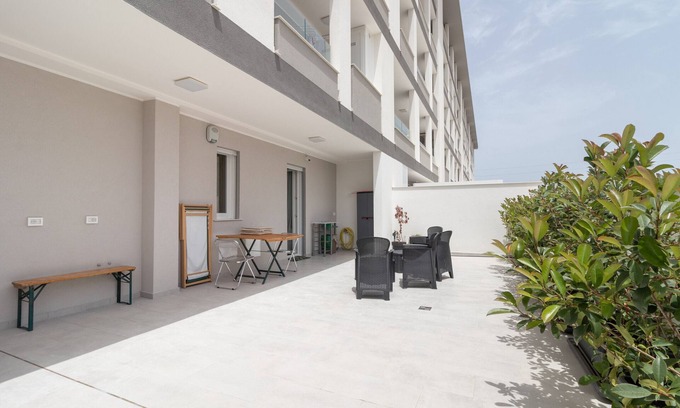 Municipio 2 Apartamento | Apartment 'Vincotto's Home Garden' with Private Terrace, Wi-Fi and Air Conditioning