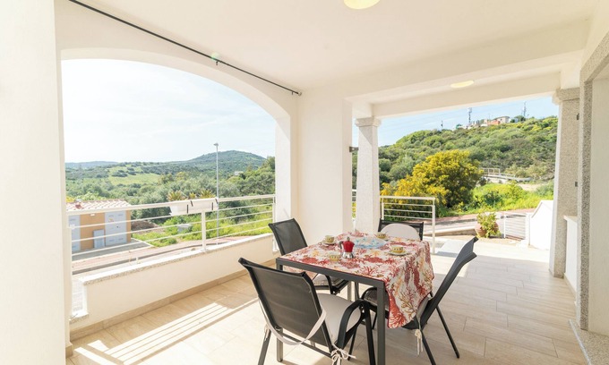 Budoni Apartamento | Apartamento 'Virginia' con vistas a las montañas y aire acondicionado