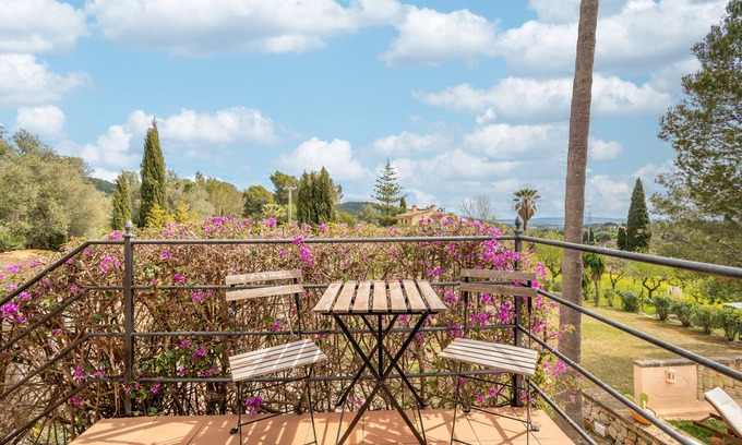 Establiments Apartamento | Apartamento 'Vista Montaña' con vistas a la montaña, piscina compartida y Wi-Fi