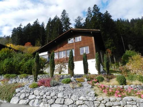 Zweisimmen Apartamento | Apartment Weidli- Chalet by Interhome