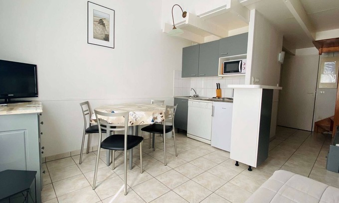 La Couarde-sur-Mer Apartamento | Apartment with communal pool and parking