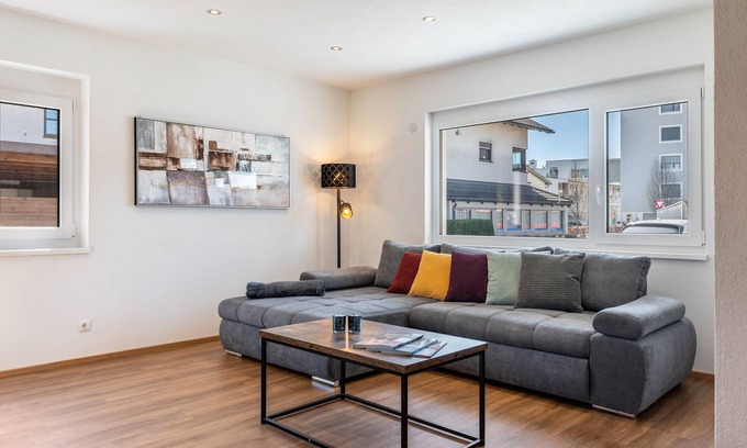 Lustenau Apartamento | Apartamento 'Winder' con vistas a la montaña y Wi-Fi