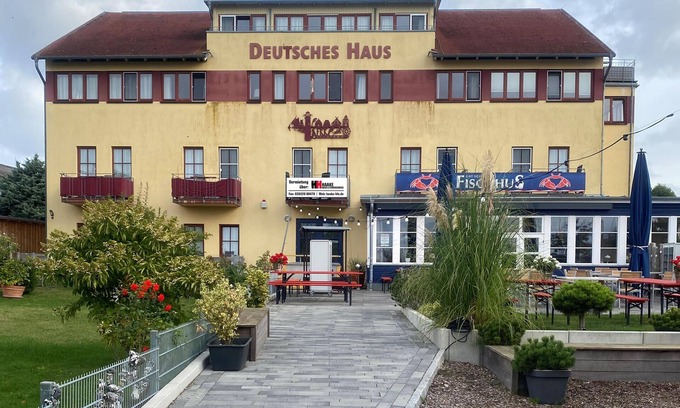 Ostseebad Wustrow Apartamento | Apartment with balcony and Bodden view directly at the harbor of Wustrow
