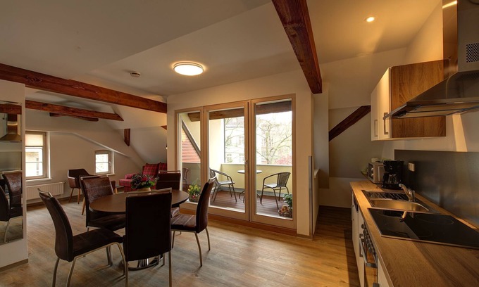Altstadt Apartamento | Apartamento con 2 dormitorios y azotea en el casco antiguo de Görlitz.