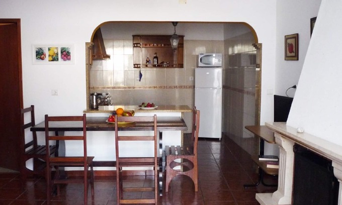 Vila Nova de Milfontes Casa | Apartamento con jardín, en la zona antigua de Vila a 5 minutos a pie de la playa