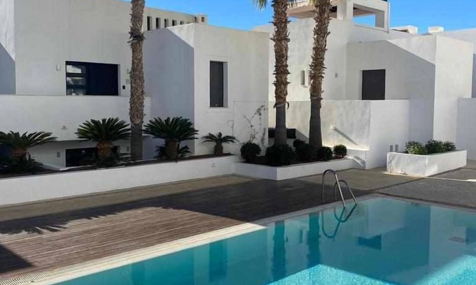 Playa Macenas Apartamento | Apartamento con hermosas vistas a la montaña y mar