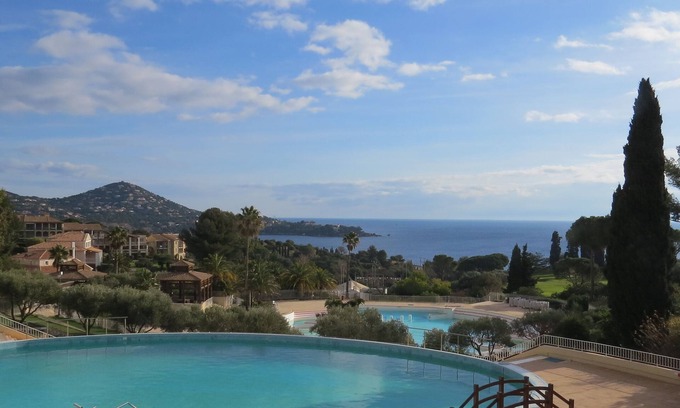 Agay Apartamento | Apartment with garden, sea view in a holiday resort. Ideal for a family