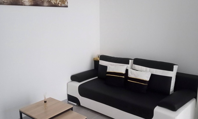 Puyoo Apartamento | Apartment with garden and freestanding pool