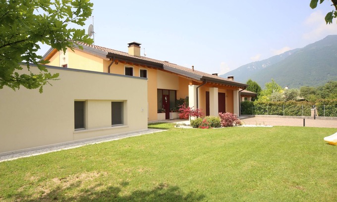 Crespano del Grappa Apartamento | APARTAMENTO JARDIN Ver cuenta