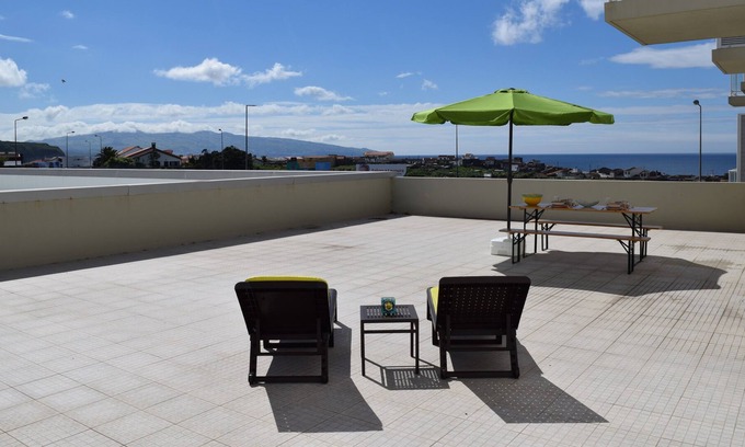 Ribeira Grande Apartamento | Apartamento con gran terraza y vistas al mar