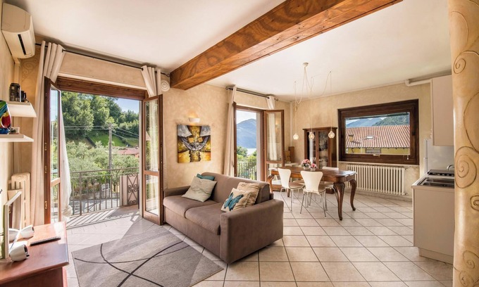Sulzano Apartamento | Apartamento con vistas al lago, piscina, Wi-Fi y terraza