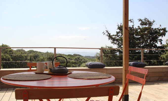 Bonifacio Apartamento | Apartment with large terrace and sea view, near Bonifacio.