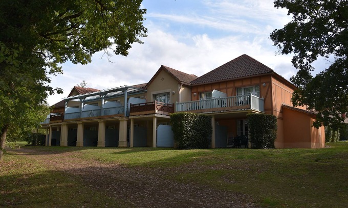 Monflanquin Apartamento | Apartment with magnificent lake view