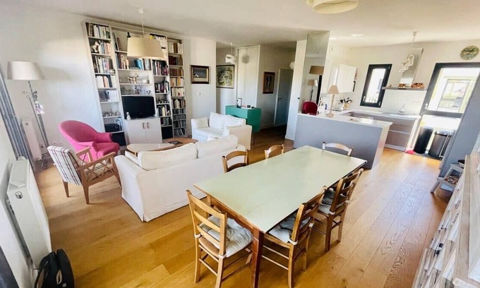 Bassins a Flot Apartamento | Apartment With Parking 2 Bedrooms & Furnished Terrace