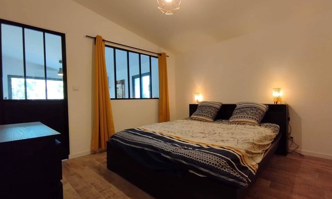 Cuers Apartamento | Apartment with private garden