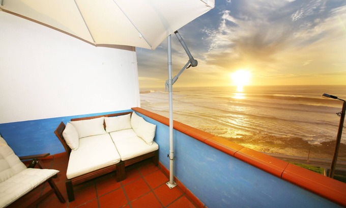 Ericeira Apartamento | Apartamento con azotea y barbacoa en el centro de Ericeira y directamente en el mar.