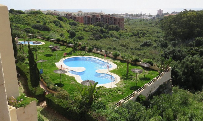 Manilva Apartamento | Apartamento con vistas al mar un paso de la playa.