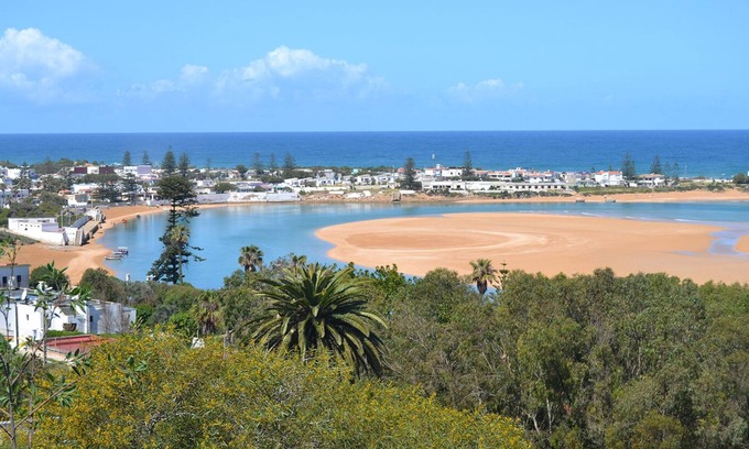 Oualidia Apartamento | Apartamento con terrazas con vistas al mar.