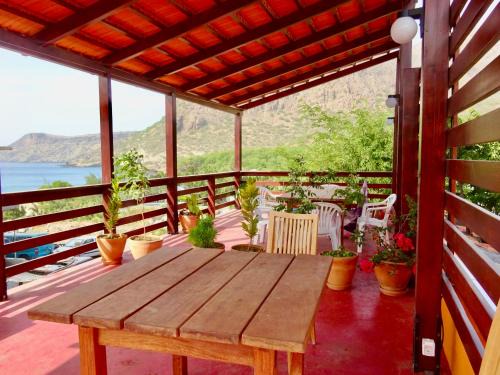 Tarrafal Apartamento | Apartment with sea view near the beach and the village center!