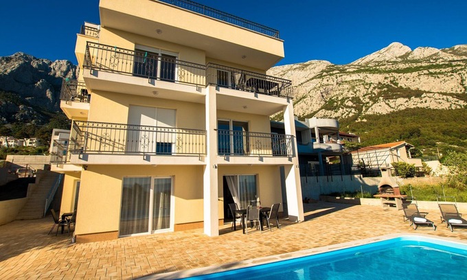 Ratac Villa | Apartamento con piscina compartida Mamato-A1