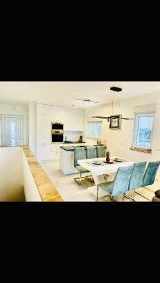 Okrug Gornji Apartamento | Apartment with swimming pool Lagotto