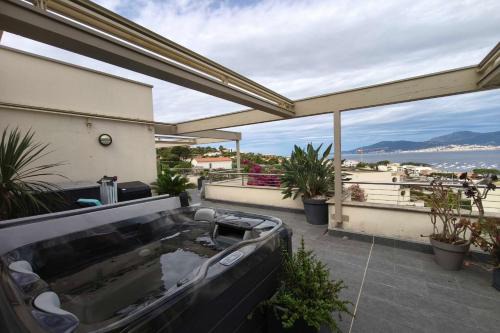 Albitreccia Apartamento | Apartment with terrace close to the beach