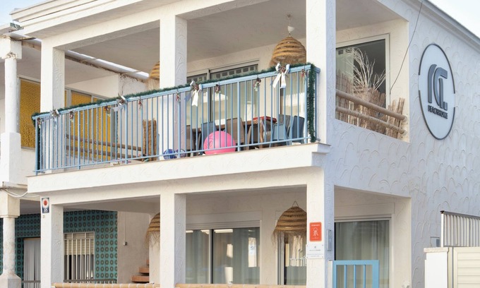 Plaza De La Costera Apartamento | Apartamento con terraza frente al mar Sr. 31A