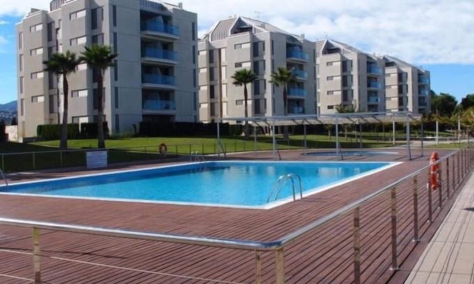 Les Deveses Apartamento | Apartamento de dos dormitorios en urbanización con pista padel.