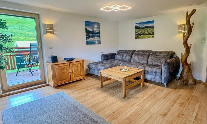 Hirschegg Apartamento | Alquiler-mit Garten-und Bergblick-Terraza-Baño Privado