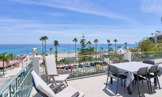 Nerja Apartamento | "Wonderful Penthouse" con jardín, terraza, Wi-Fi y A/C