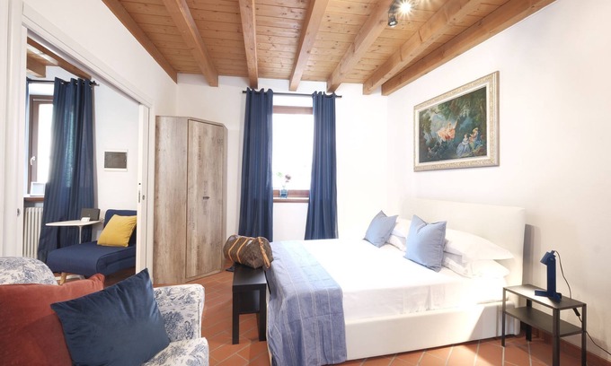 Peschiera del Garda City Centre Apartamento | Apartment 'Xenia 19' with Wi-Fi and Air Conditioning