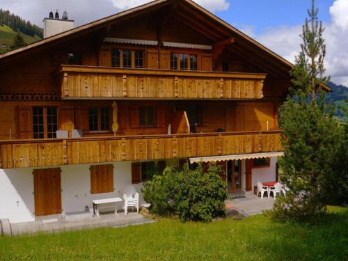 Saanenmoeser Apartamento | Apartment Zapfe - Küenzi by Interhome