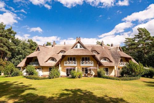Neuhaus Apartamento | Apartmenthaus Haus Sonne I direkt am Strand