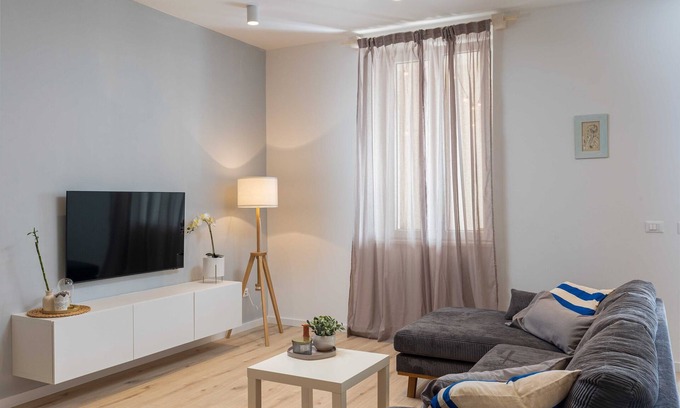 Gruz Apartamento | Apartments aMare - Three Bedroom Apartment with Terrace and Jacuzzi