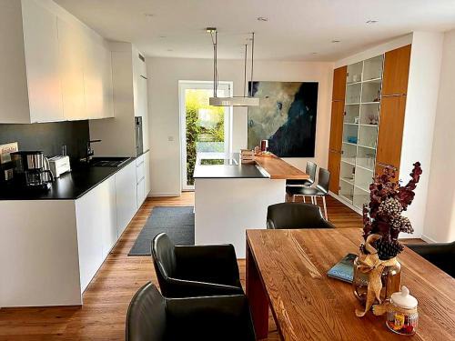 Zirndorf Apartamento | Apartments bei Playmobil EG,130m2,große Terassen,24h Self Check-in, free Parking