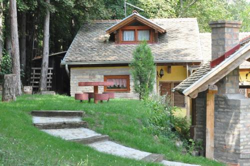 Vrdnik Apartamento | Apartments Borove Noci