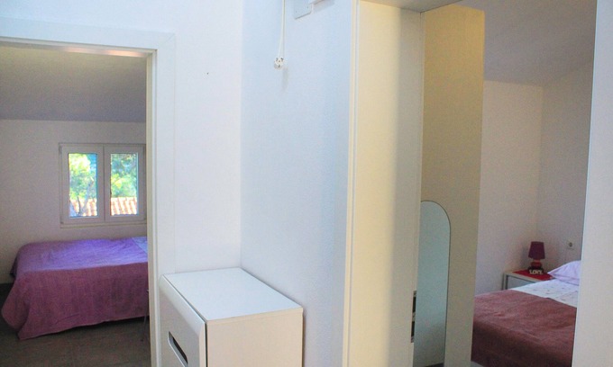 Cove Osibova (Milna) Apartamento | Apartamentos Brac Osibova - Apartamento de 1 dormitorio con patio y vistas al mar (A2) - (ST)