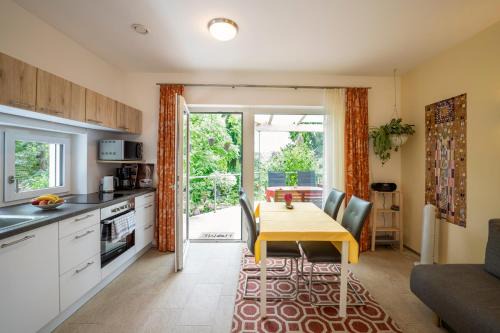 Andritz Apartamento | Apartments im Garten - Haus Daniela
