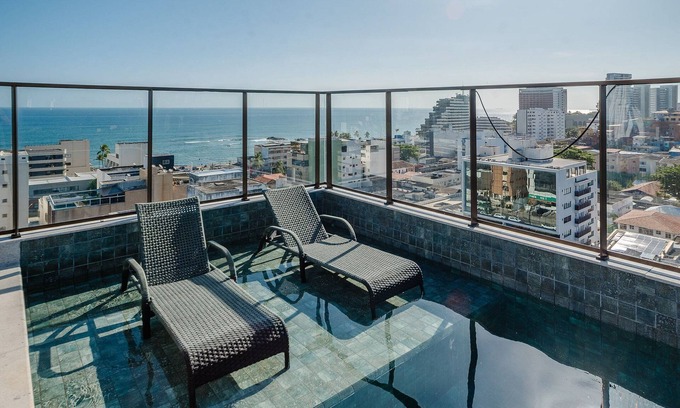 Ondina Apartamento | Apartments in Building With Swimming Pool in Ondina - SSA - HOA
