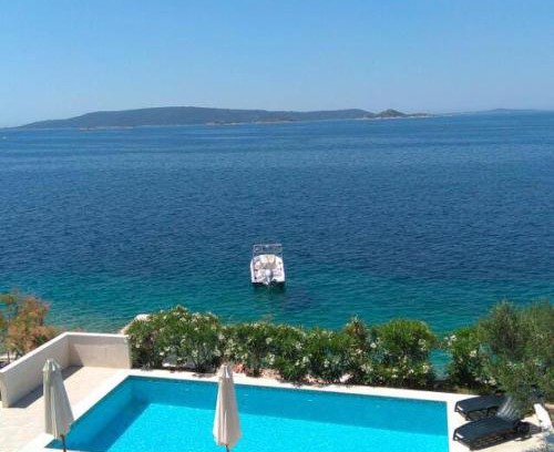 Okrug Donji Apartamento | Apartments Niana with heated swimingpool