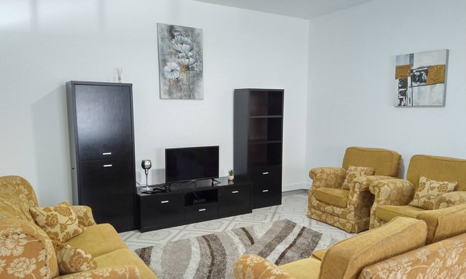 Ribeira Seca Apartamento | Apartments on Rua de Baixo - Calheta